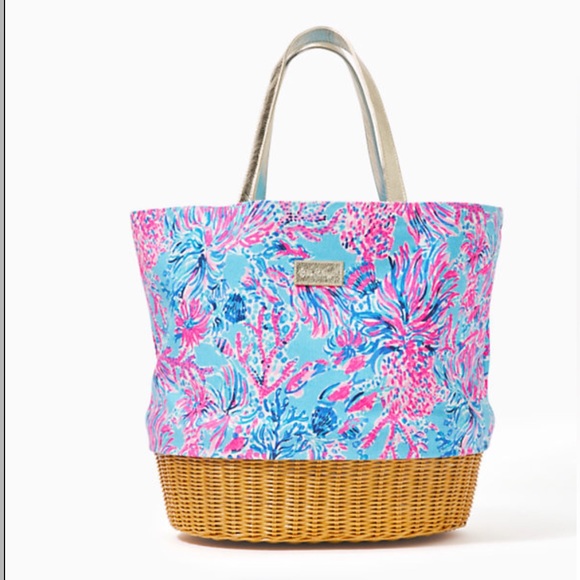 NWT Lilly Pulitzer Wicker & Canvas beach Tote
Color: Celestial Blue Seek And Sea - Picture 7 of 7